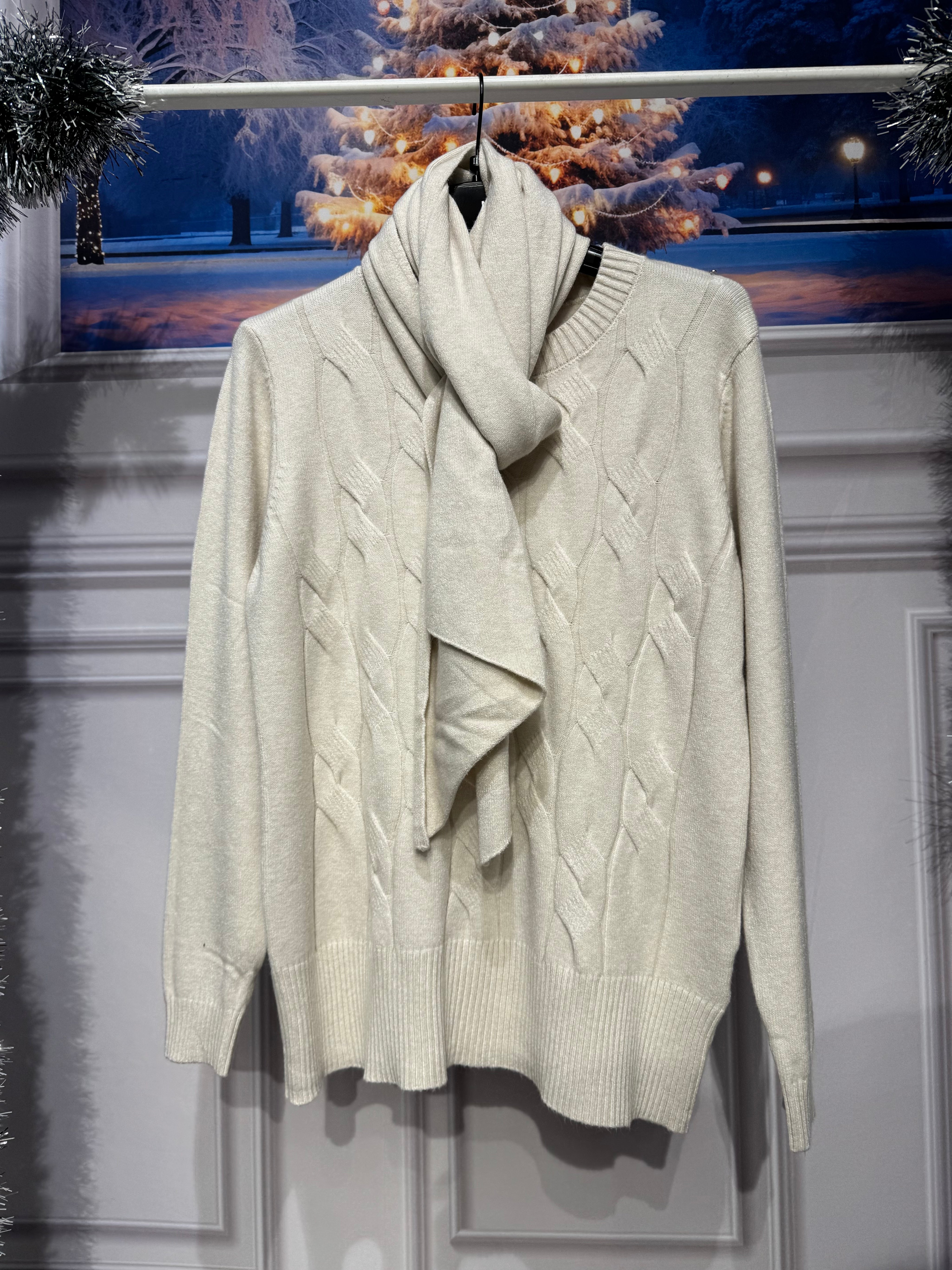 Maglione Elena con sciarpa