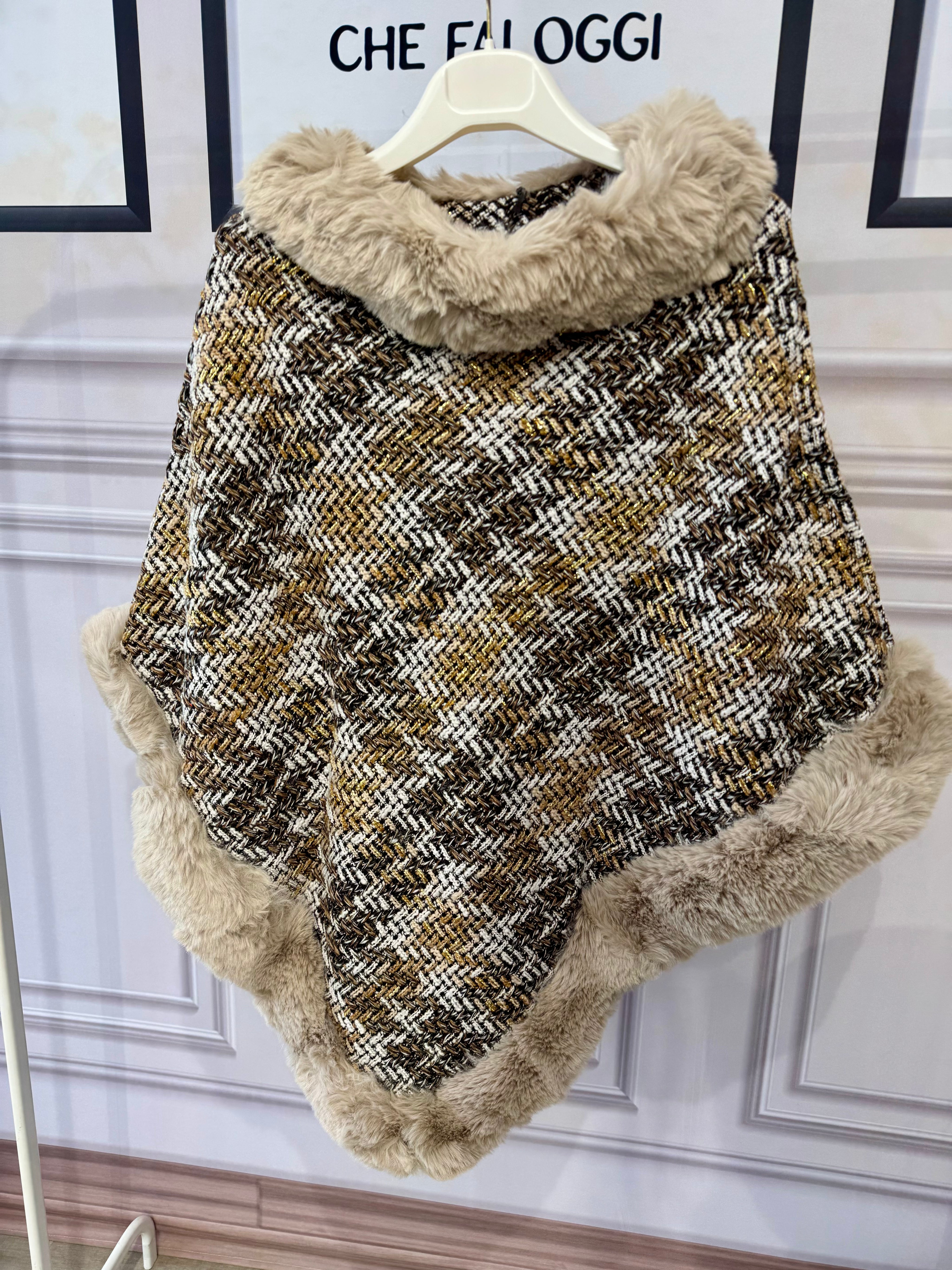 Mantella chiusa Gioia