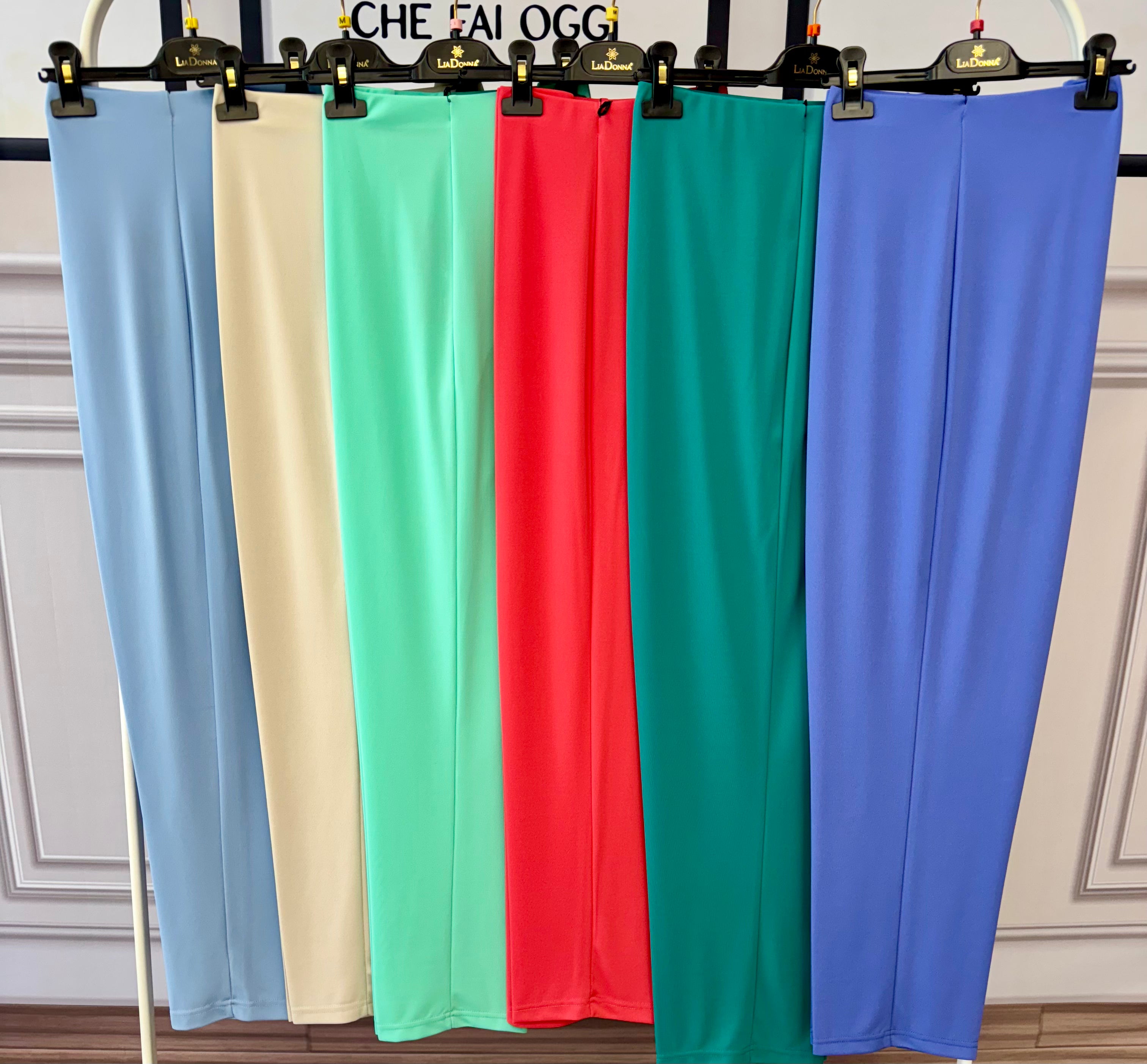 Pantaloni rubino