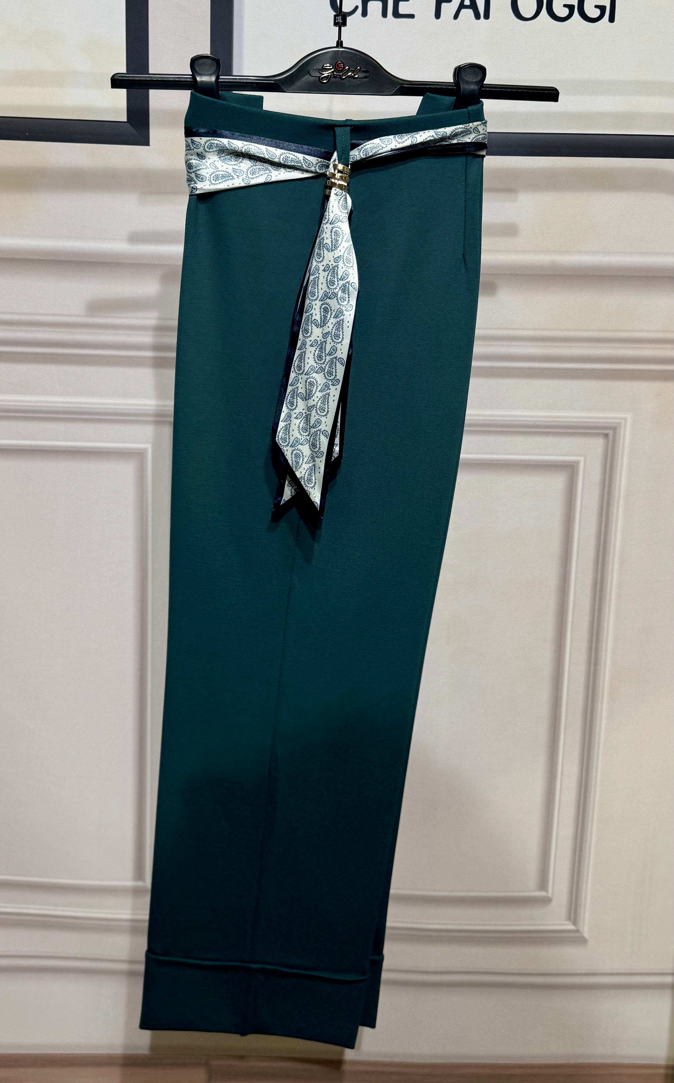 Pantaloni Cosciasecca con foulard