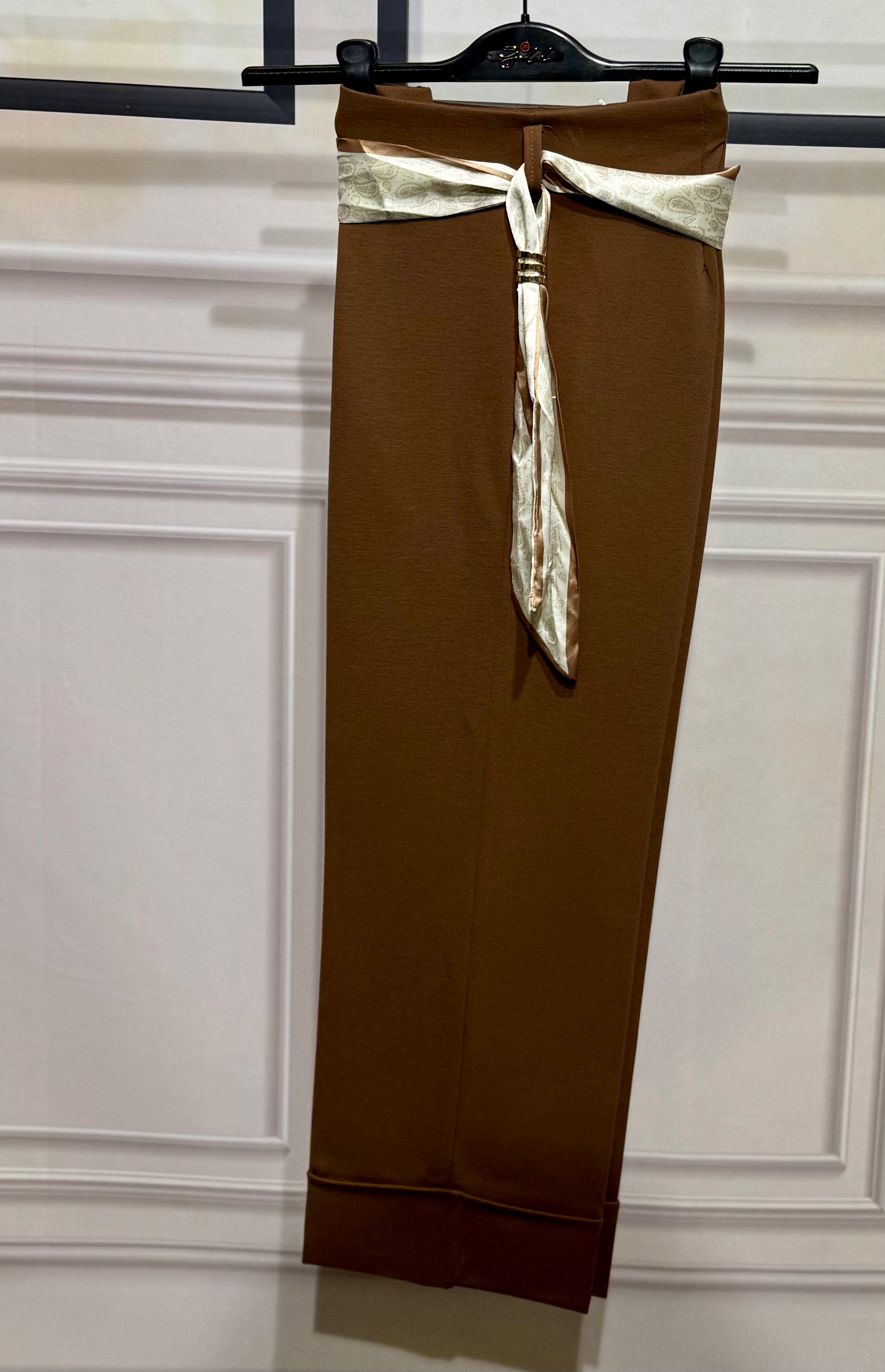 Pantaloni Cosciasecca con foulard