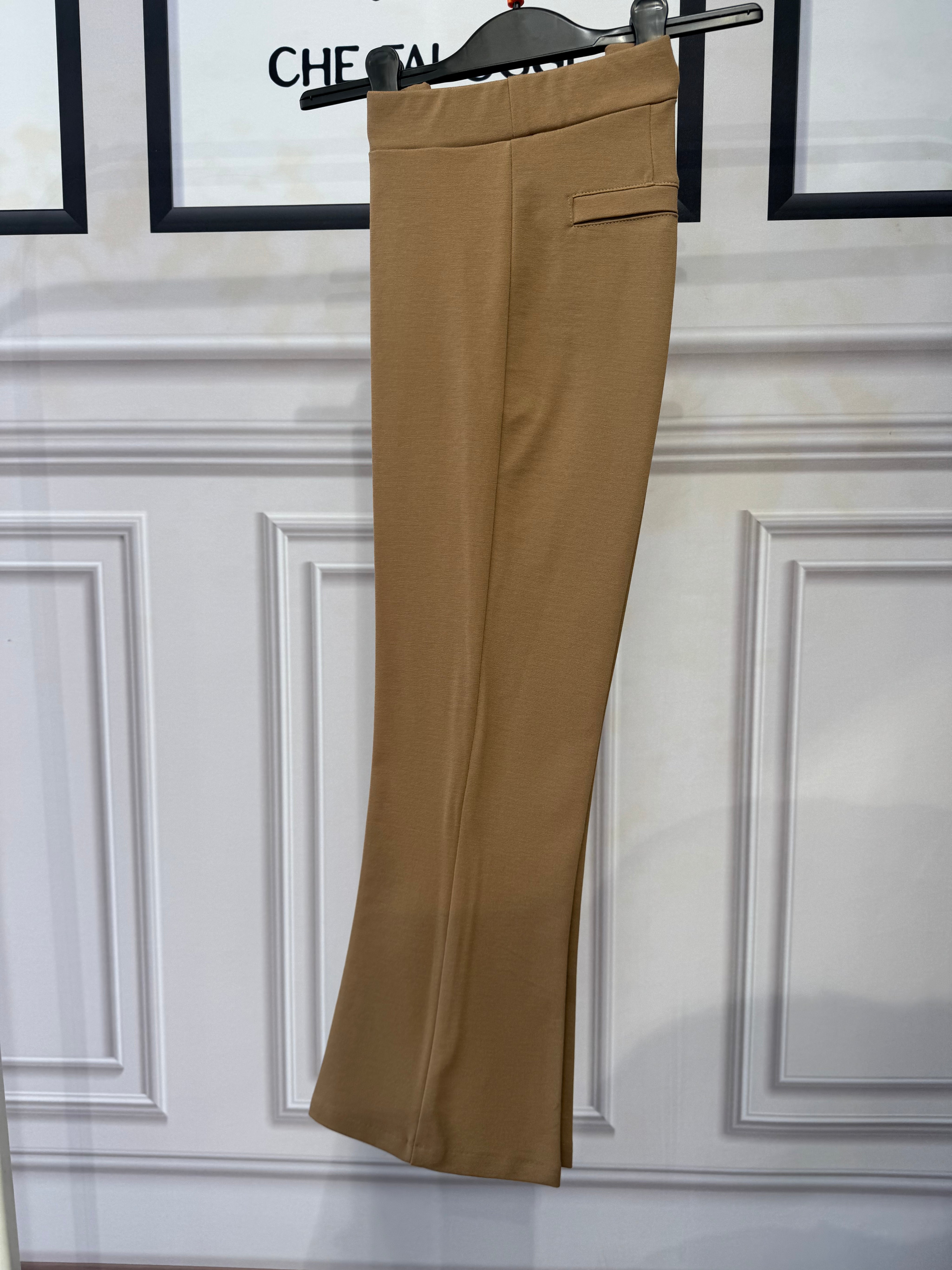 Pantaloni cosciasecca trombetta