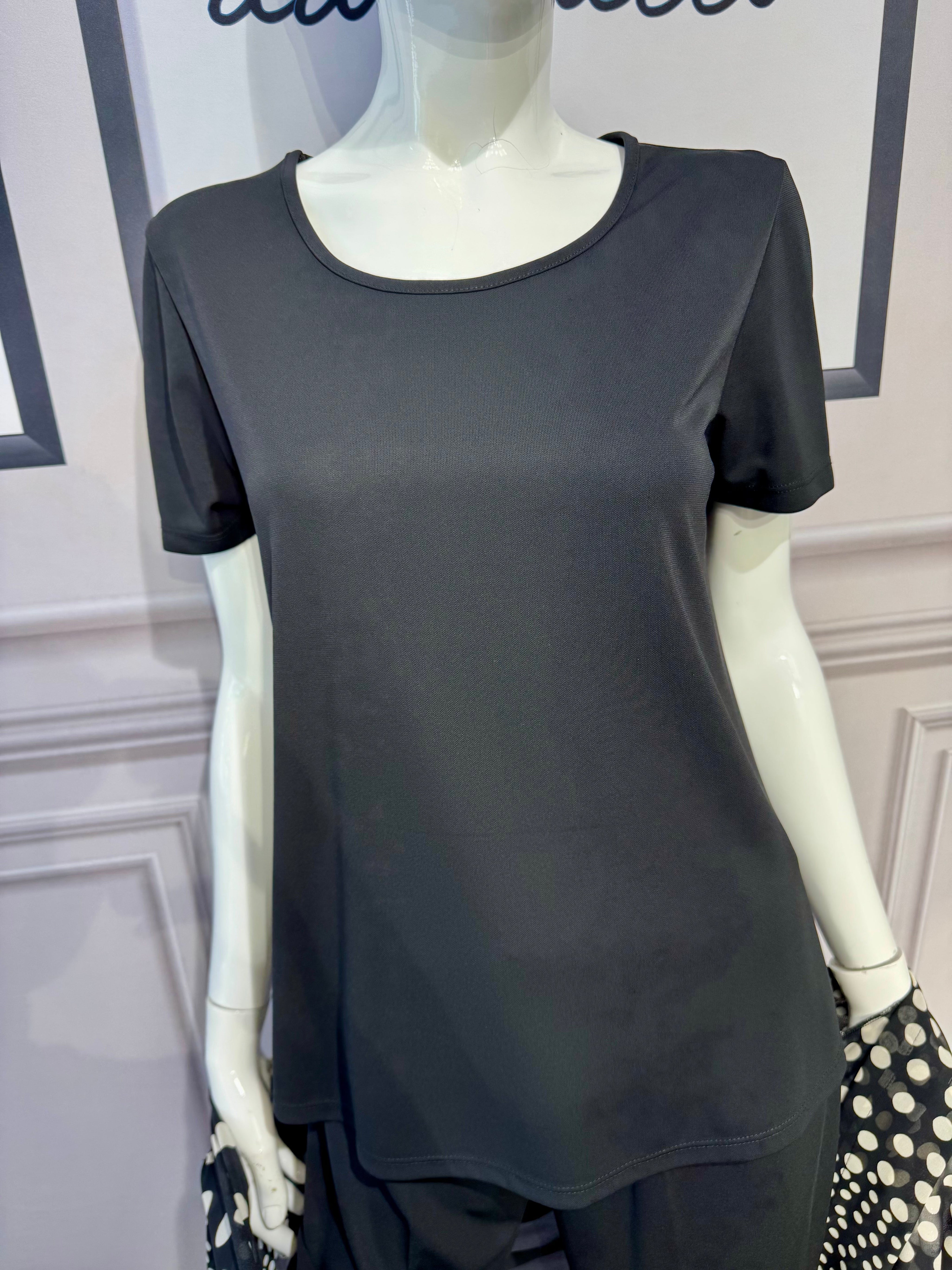 T-shirt nera