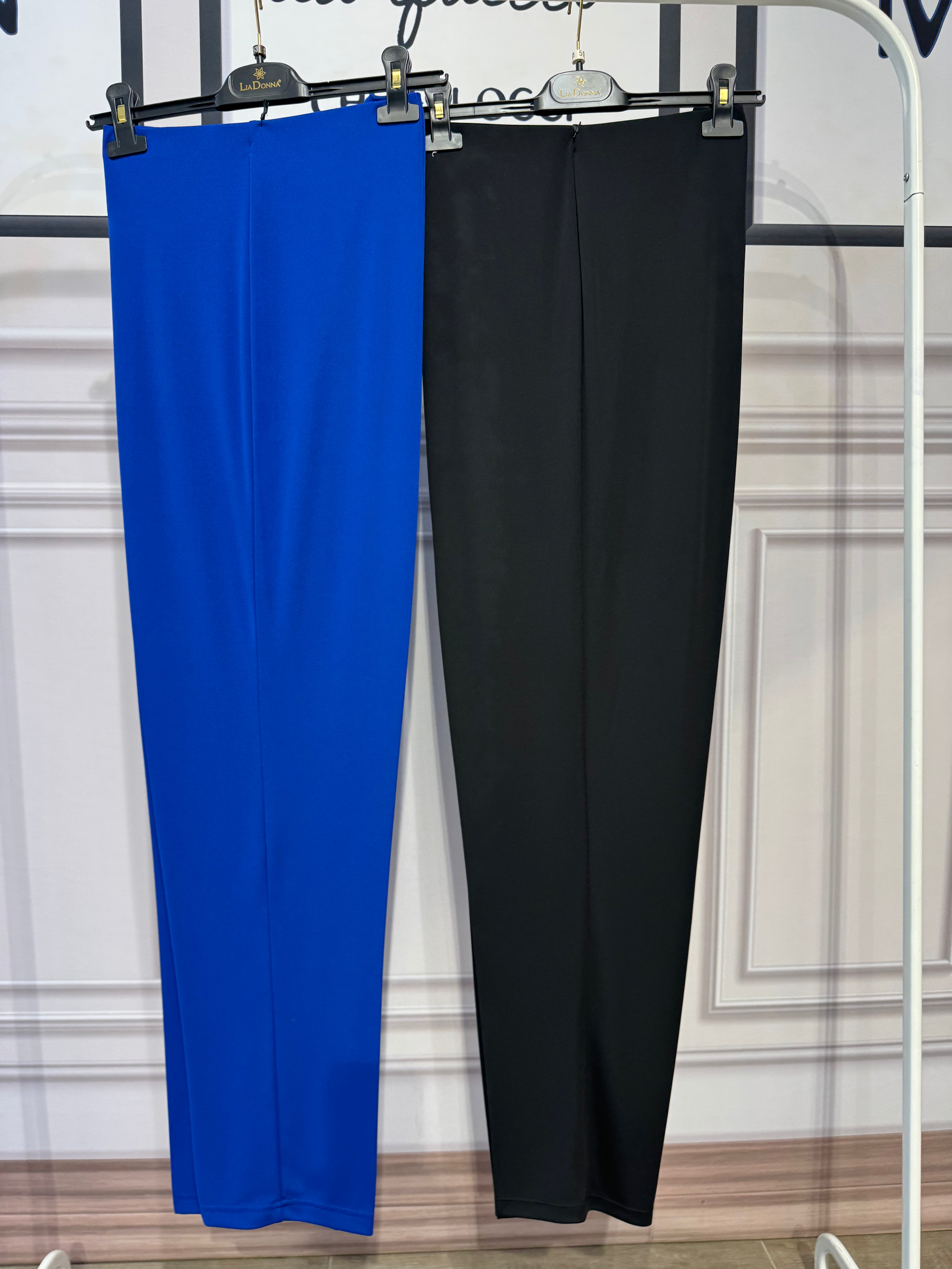 Pantaloni rubino